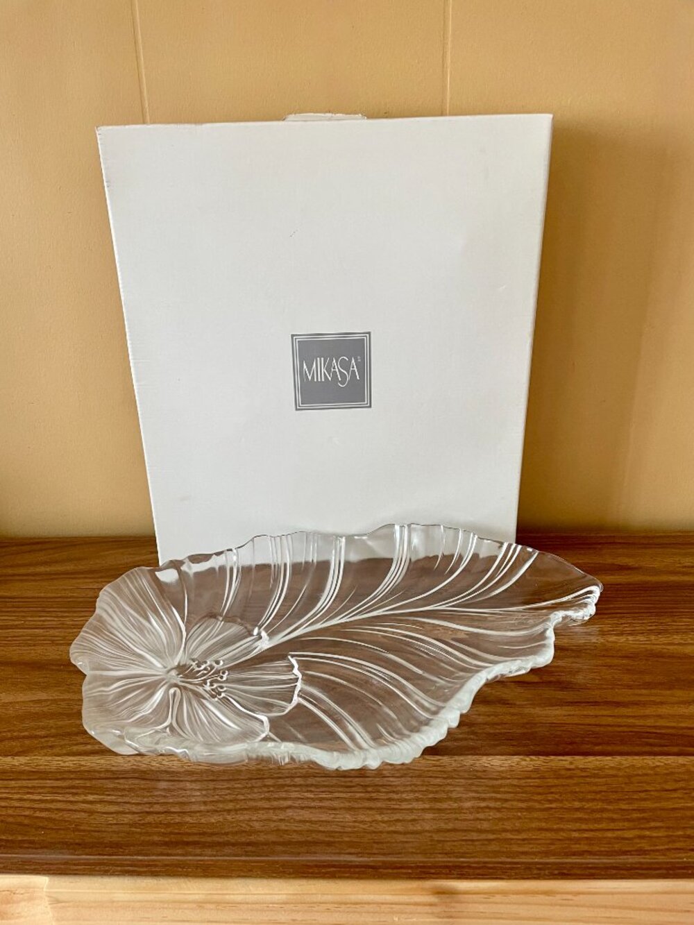 Mikasa Leave Shape Crystal Platter Large Frosted Glass Tray